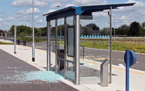 bushaltestelle-zerstoerung-vandalismus