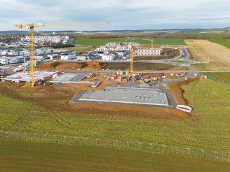 Baustelle für ein neues Wohnhaus im Neubaugebiet